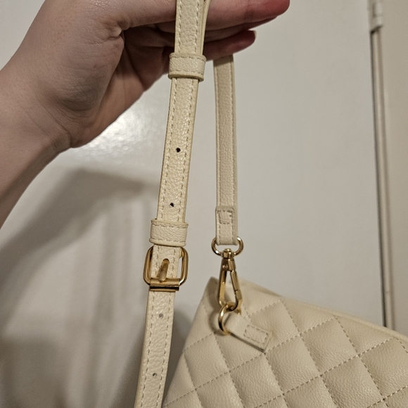 EUC Betsey Johnson French Bull Dog  Quilted Kitsch Crossbody - Picture 3 of 6